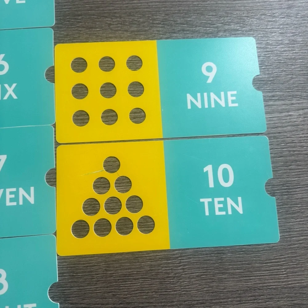 Lovevery Wooden Counting Box with 10 Number Cards Pegs Free Spirit Kit
